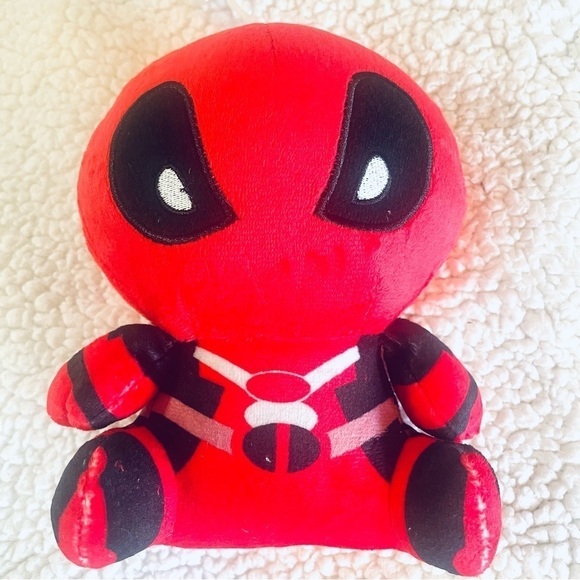 NWT DEADPOOL 8" Plush Figure Toy with Suction Cup - Picture 3 of 10